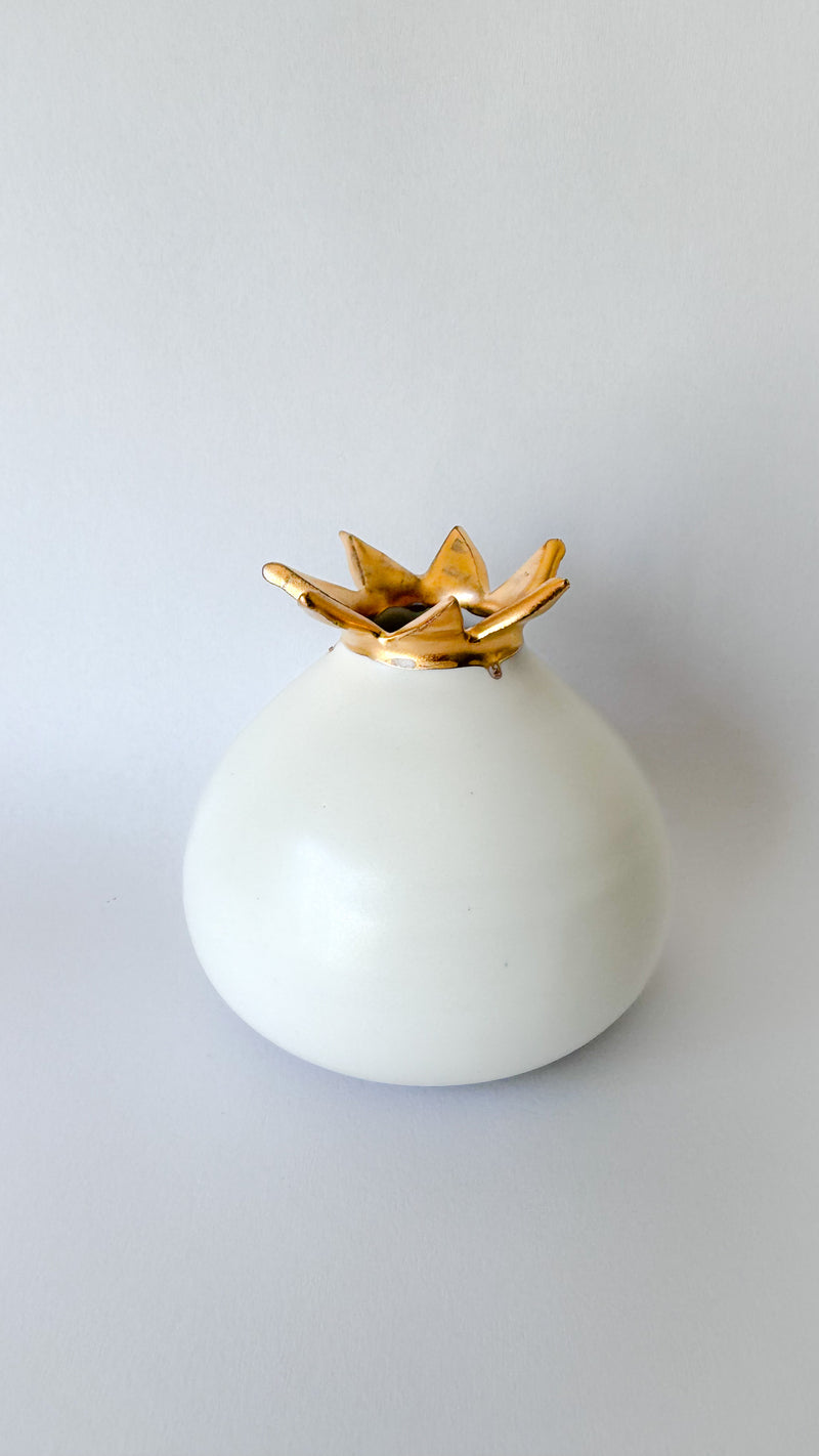 Pomegranate vase with gold accent no 2