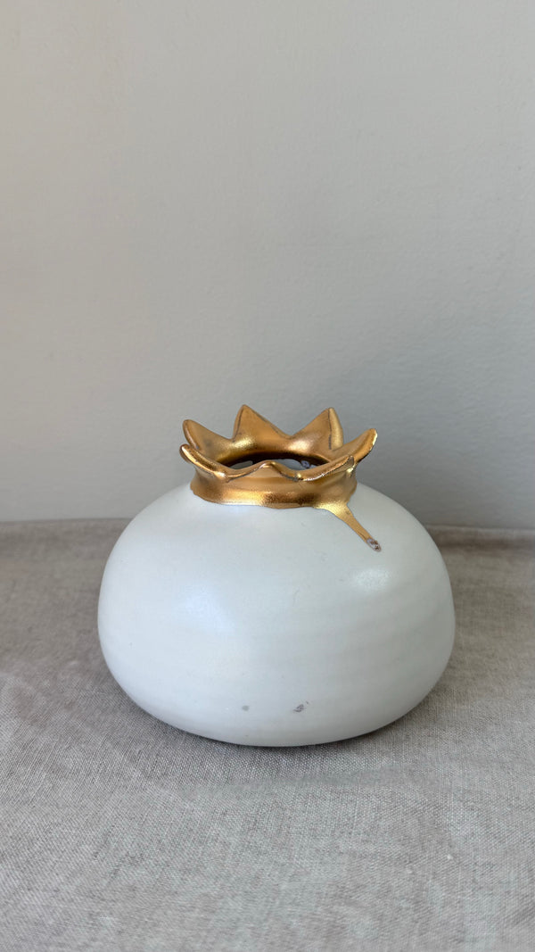 Pomegranate vase with gold accent no 3