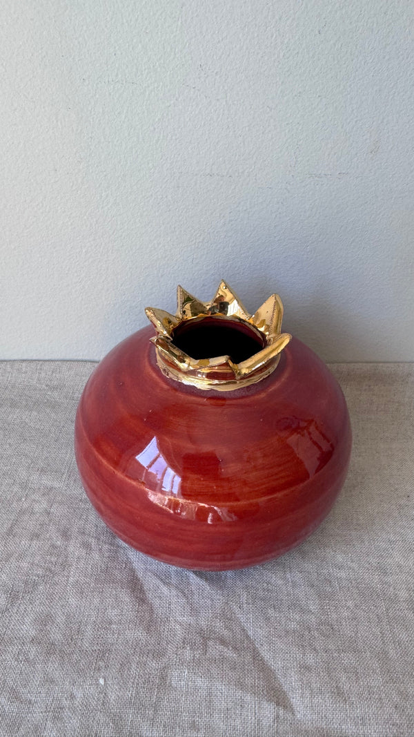 Pomegranate vase with gold accent no 4