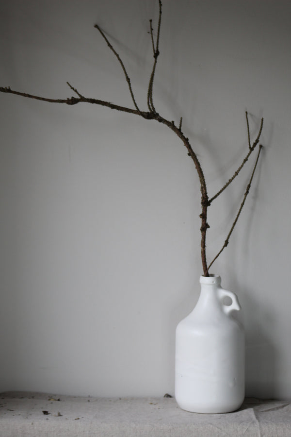 Satin white vase by GOLEM